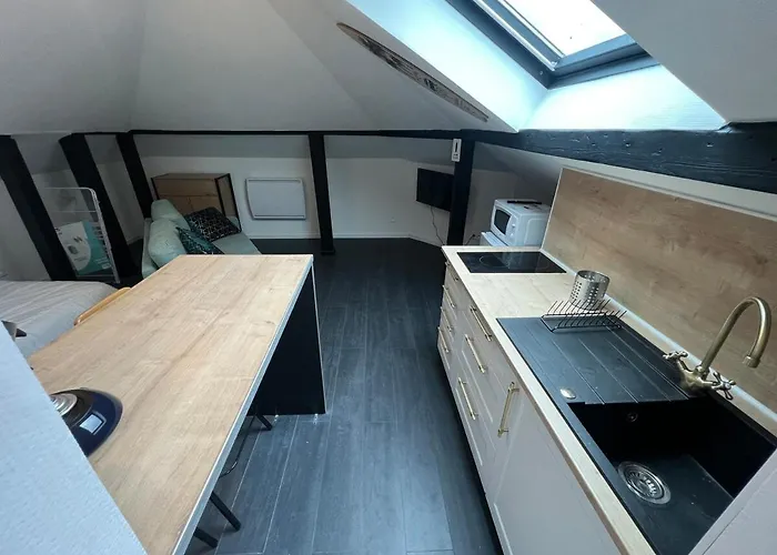 G Quai De L Alma Апартаменты